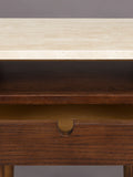 Arda Nachttisch Travertin Walnuss, Detail