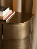 Hanna Sideboard Gold im Raum