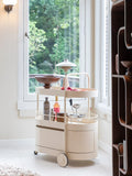 Wim Servierwagen Beige im Raum