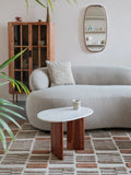 Sydney Kissen in Beige im Raum