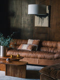 Douglas 3-Sitzer Sofa Leder in Cognac im Raum