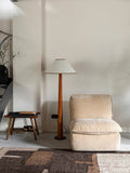 Radley Loungesessel in Beige im Raum