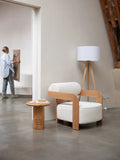 Oolong Loungesessel Beige im Raum