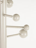 Jason Garderobe in Beige, Detail