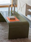 Tiles Couchtisch in Pistaziengrün im Raum