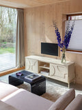 Faces Sideboard Beige im Raum
