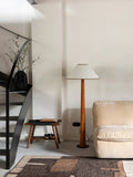 Horace Stehleuchte Eiche/Beige im Raum