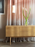 High On Wood Sideboard Eiche im Raum