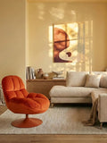Beefy Loungesessel in Orange im Raum