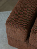 Staple Hocker in Terrakotta im Raum