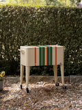 Be Cool Kühlbox in Zitronengelb gestreift im Raum