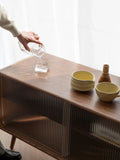 Rise Sideboard in Walnuss im Raum