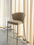Georgia Soft Barhocker, 2er-Set in Braun im Raum