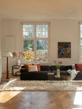 Rembrandt 4,5-Sitzer Sofa in Dunkelbraun im Raum