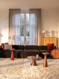 Rembrandt 4,5-Sitzer Sofa in Dunkelbraun im Raum