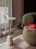 Onno Beistelltisch Onyx Beige im Raum