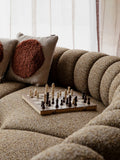 Duvane Ecksofa in Braun im Raum