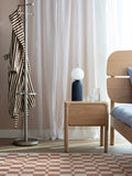 Wednesday Garderobe Silber im Raum
