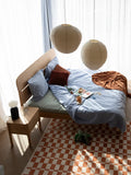 Cocoon Pendelleuchte Creme im Raum