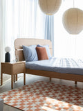 Cocoon Pendelleuchte Creme im Raum