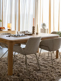 Brit Armlehnstuhl, 2er-Set in Beige im Raum