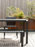 Vondel Gartenmöbel-Set mit Bank in Schwarz im Raum