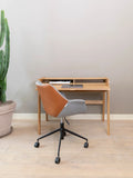 Doulton Bürostuhl Vintage-Braun im Raum