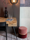 Bubbly Pouf in Rosa im Raum