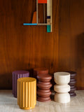 Apollo Beistelltisch in Beige im Raum
