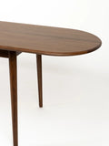 Twist Esstisch oval ausziehbar 185/240 × 90 cm in Walnuss, Detail