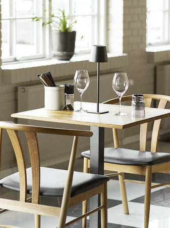 Lignano Café-Tisch Eiche, schwarzes Metallgestell Bistrotisch Living Nordic