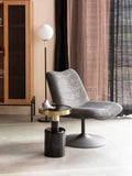 Glam Beistelltisch in Schwarz/Gold im Raum