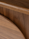 Groove Beistelltisch in Walnuss, Detail