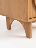 Groove Beistelltisch in Eiche, Detail