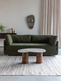 Peli Couchtisch Marmor Beige im Raum