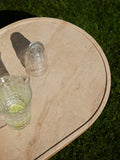 Noble Couchtisch oval Beige im Raum