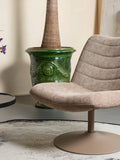 Bubba Loungesessel in Beige im Raum
