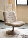 Bubba Loungesessel in Beige im Raum
