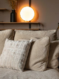 Sense 3-Sitzer Sofa in Beige im Raum