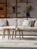 Sense 3-Sitzer Sofa in Beige im Raum