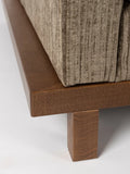 Blossom Sofa in Moosgrün/Walnuss, Detail