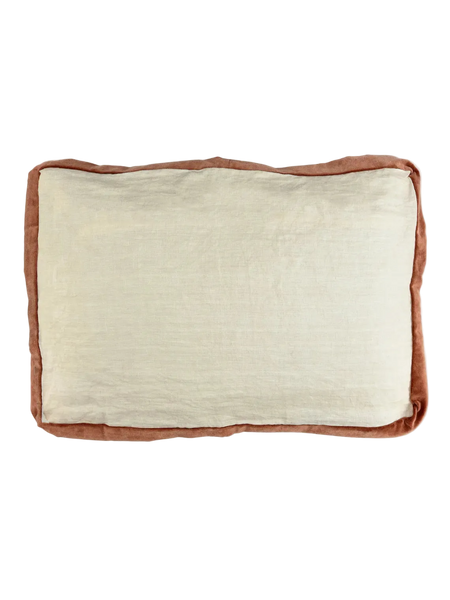 Kissen | POMAX Alpha Borders Kissen mit Zierkante - von POMAX online kaufen bei LIVINGforme.