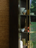 Gertlush Vitrine Gold im Raum