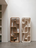 Seven Regal in Beige im Raum