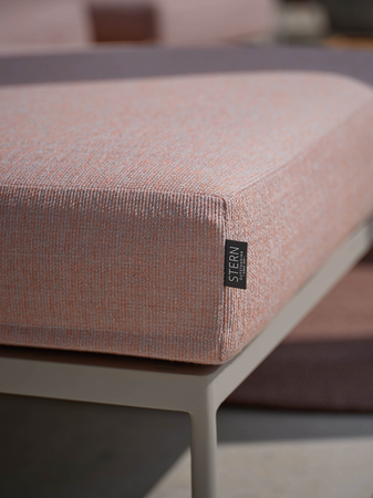 Kissen | Hocker Coco Lounge Aluminium greige Kissen 100% Polyacryl Lychee - von Stern Möbel online kaufen bei LIVINGforme.