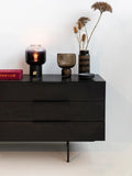 Travis Sideboard in Eiche Schwarz im Raum