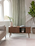 Barbier Sideboard in Walnuss im Raum