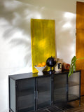 Boli Sideboard Schwarz im Raum