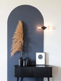 Barbier Sideboard in Schwarz im Raum