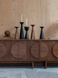 Groove Sideboard in Walnuss im Raum